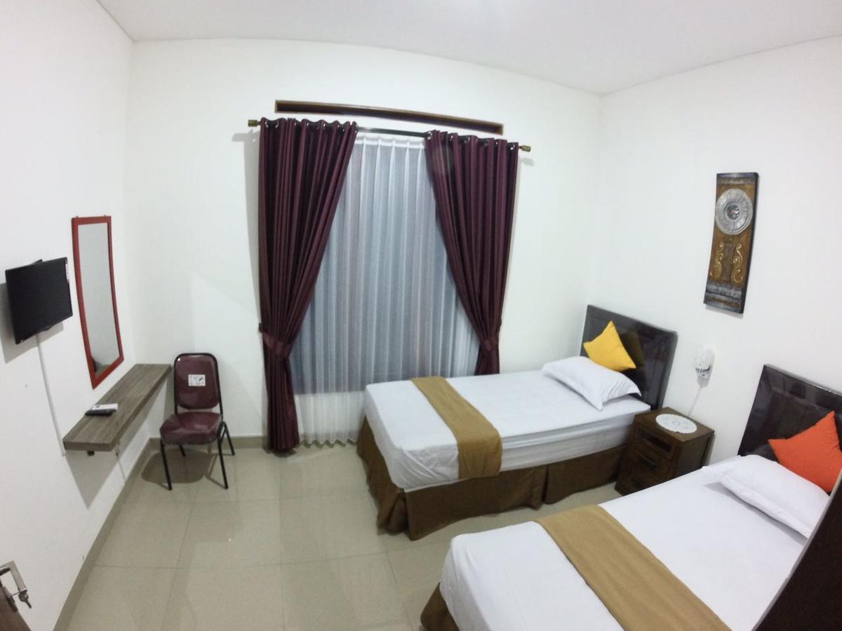 Padma Laguna Guesthouse Baturetno Экстерьер фото
